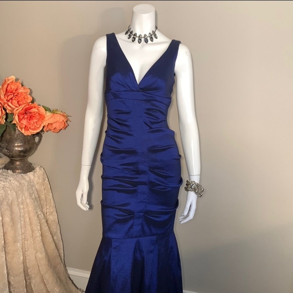 Caché Midnight Blue Mermaid Gown Size 8